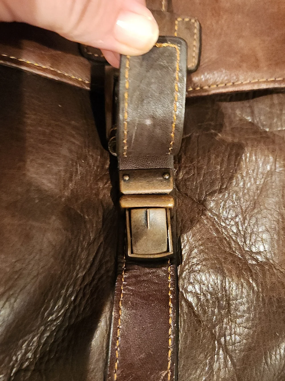Kenneth Cole Reaction Leather Messenger Bag - Brown